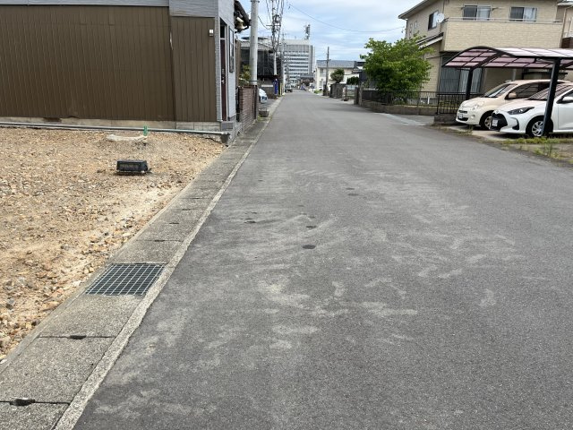 土地　須賀2丁目の前面道路含む現地写真|南から