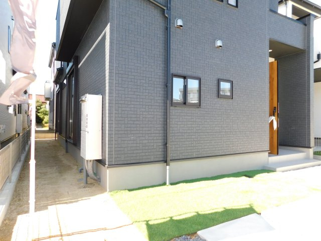 北名古屋市六ツ師女夫越の新築一戸建の庭|◇庭◇　　人工芝の庭付き♪