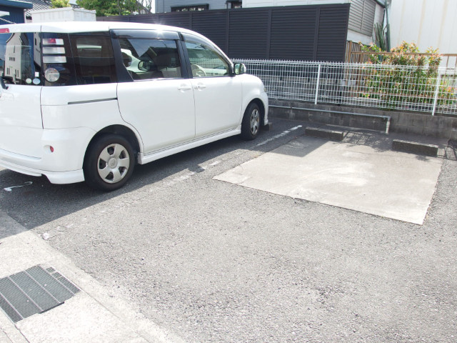ルミエール（北野町）の駐車場