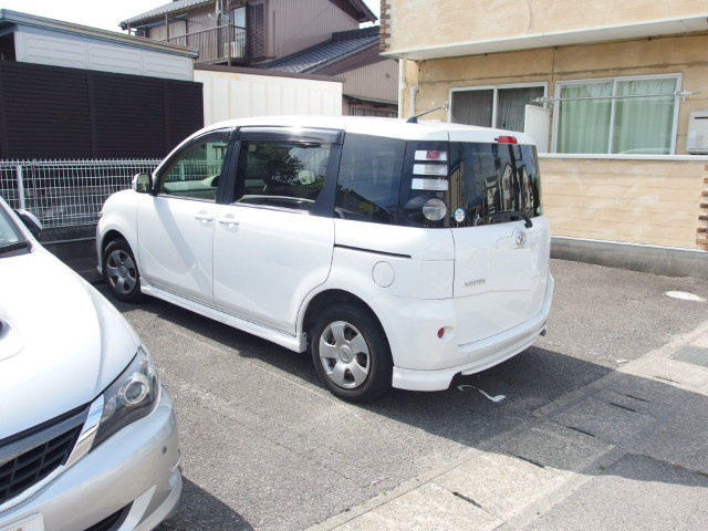 ルミエール（北野町）の駐車場