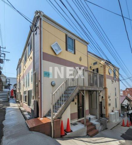 横浜市西区西戸部町３丁目のアパートの外観