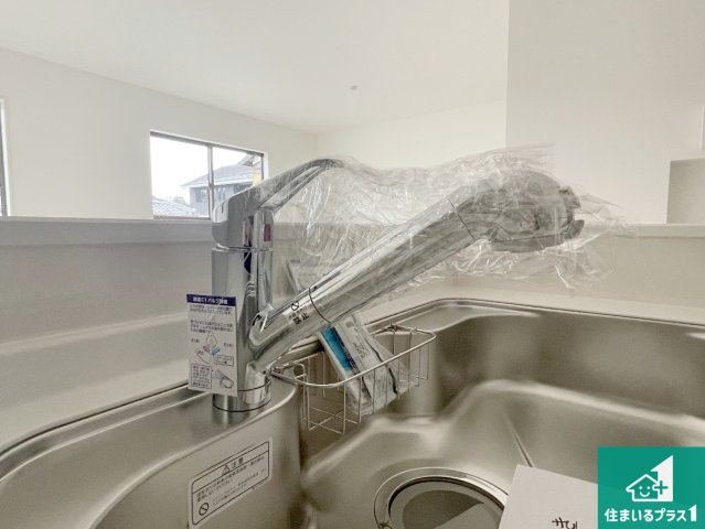 甲賀市甲賀町大原市場　第24-2期　新築一戸建ての設備|浄水器を内蔵！炊飯時、お茶を作る時に安心してお水を使えます！お湯と冷水、浄水と原水、シャワーの切替えもワンタッチです！