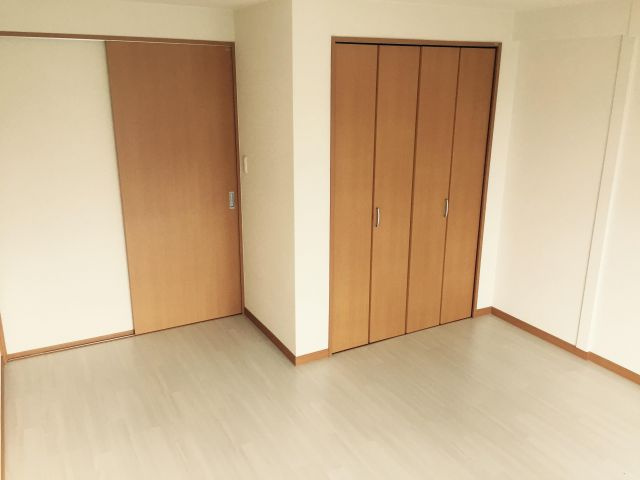 コフレ朝霧の洋室