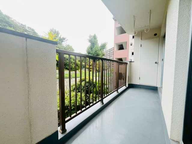 東舞子台ハイツB棟のバルコニー