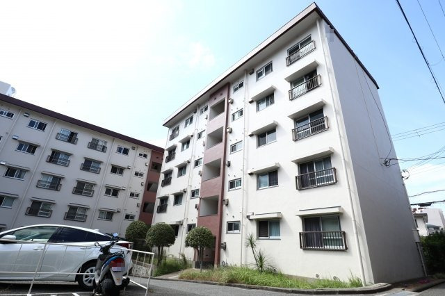 東舞子台ハイツB棟の外観