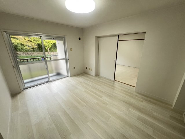 東舞子台ハイツB棟の寝室