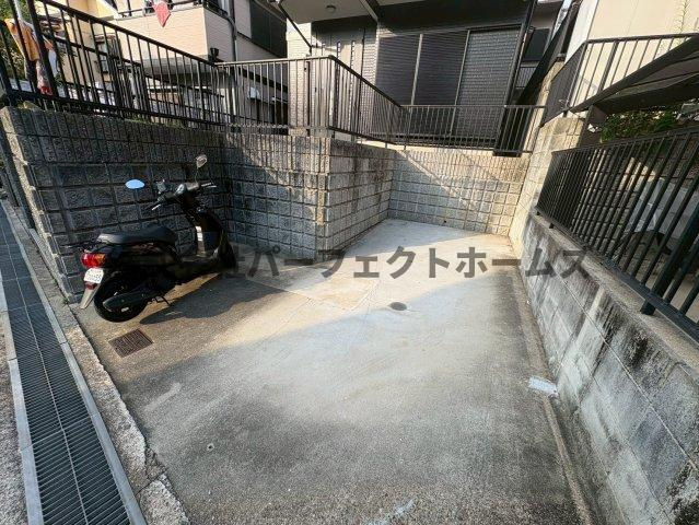 枚方市長尾東町３丁目の中古一戸建の駐車場|駐車場の用意があります