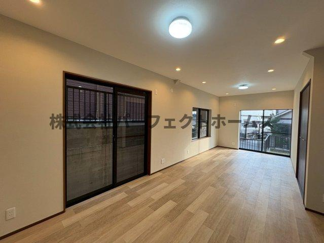 枚方市長尾東町３丁目の中古一戸建の居間・リビング|居間です