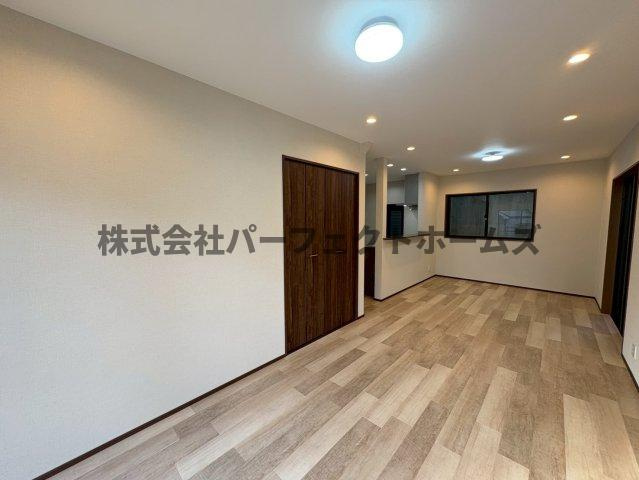 【居間・リビング】の画像