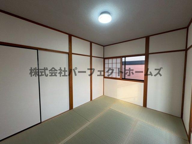 枚方市長尾東町３丁目の中古一戸建の和室|和室、ちょっとしたくつろぎスペースにいかがでしょうか