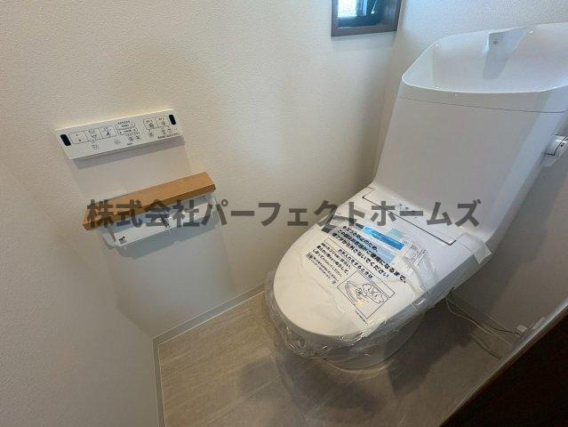 枚方市長尾東町３丁目の中古一戸建のトイレ|シンプルで使いやすいトイレです