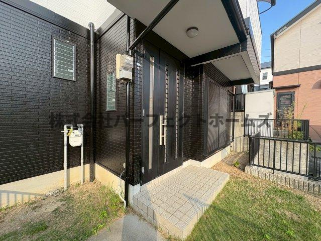 枚方市長尾東町３丁目の中古一戸建のエントランス