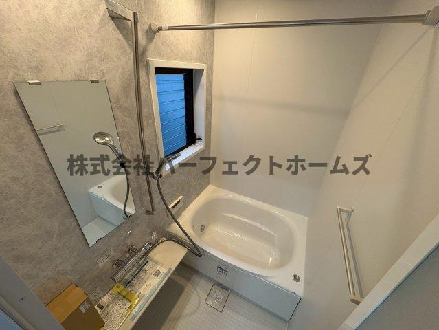 枚方市長尾東町３丁目の中古一戸建の浴室|コンパクトで使いやすいお風呂です