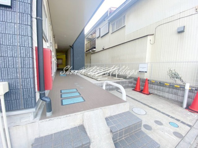 【エントランス】 | リブリ・Aquamarine 横須賀 | 広々エントランス♪