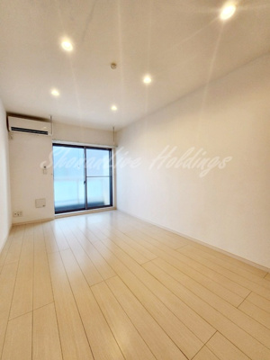 【居間・リビング】 | リブリ・Aquamarine 横須賀 | 南東向きの明るい室内♪日当たり良好♪