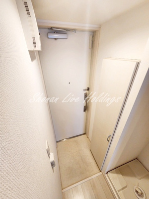 【玄関】 | リブリ・Aquamarine 横須賀 | 大型シューズボックス付き玄関♪