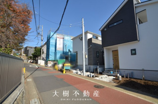 【前面道路含む現地写真】 | ※令和7年12月上旬に撮影