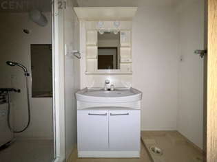 収納スペースのある洗面化粧台付き☆