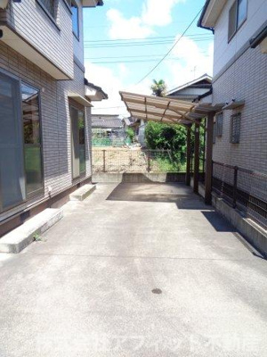 【駐車場】 | グローリア | カーポート1台分