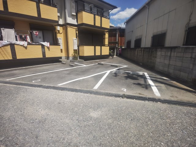 グランシャリオの駐車場