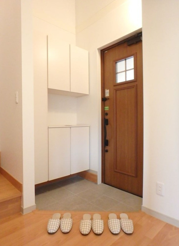 リーブルスティルＢの玄関