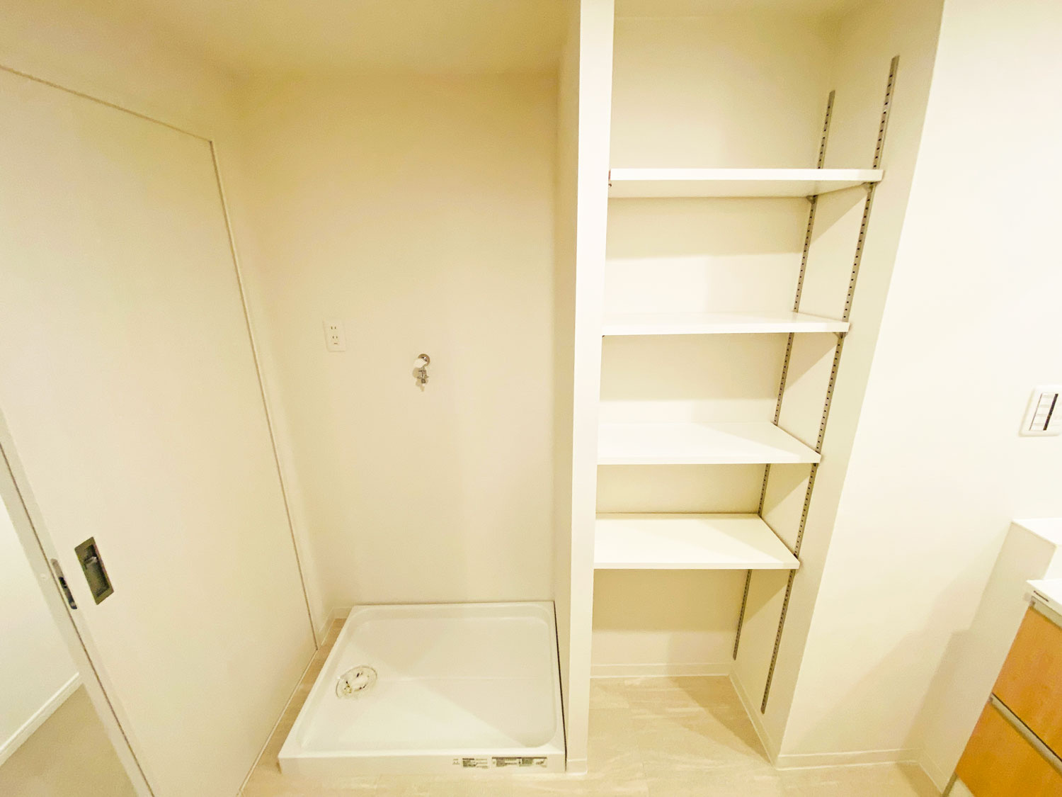 須磨パークヒルズC棟のランドリースペース|洗面室