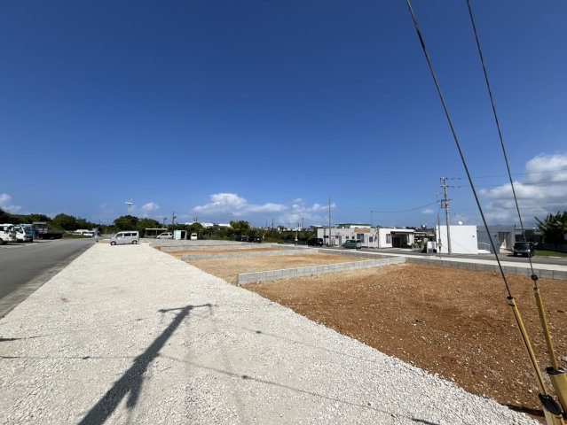 中頭郡読谷村字喜名の新築一戸建の前面道路含む現地写真|2025/10/10　現地写真