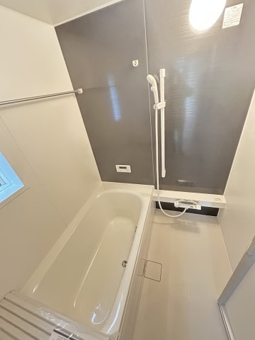 【Cradle garden】宇都宮市今泉町 第5 新築住宅 全2棟の浴室|〇2号棟　浴室〇
家族みんなの使いやすさとリラクゼーションを追求した体も心も安らぐバスルーム♪														
