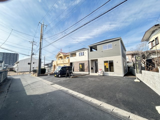 【Cradle garden】宇都宮市今泉町 第5 新築住宅 全2棟の前面道路含む現地写真|〇分譲地〇
2台の駐車スペースで、家族みんなのカーライフを快適に。車の買い替えや来客時にも困りません。コンビニ、スーパーも徒歩圏内の生活便利な住環境の魅力です♪

