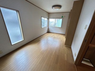 【洋室】 | 宝塚市千種2丁目中古戸建 | 洋室9帖