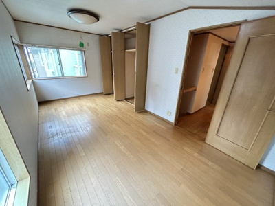 【洋室】 | 宝塚市千種2丁目中古戸建 | 洋室9帖