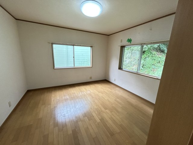 【洋室】 | 宝塚市千種2丁目中古戸建 | 洋室8帖