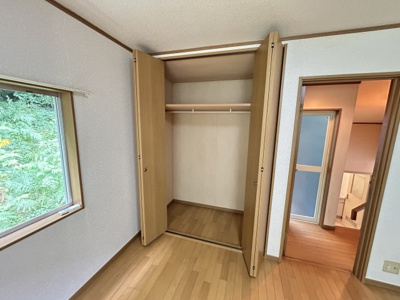 【収納】 | 宝塚市千種2丁目中古戸建 | 洋室8帖