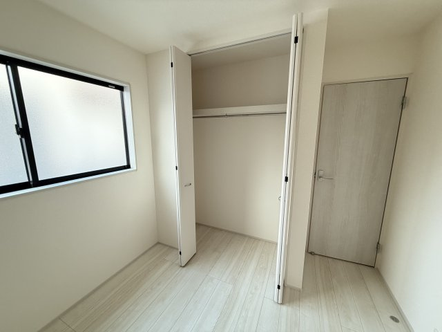 リーブルガーデンＳ第11　前橋市富士見町時沢　４号棟の収納|洋室２収納です