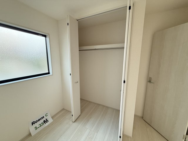 リーブルガーデンＳ第11　前橋市富士見町時沢　４号棟の収納|洋室３収納です