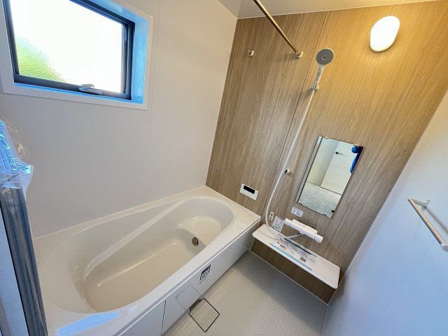 【浴室】 | 糸島市志摩サンセットロード第1　1号棟（全1棟）【仲介手数料無料・0円】 | 現地写真。浴室です。