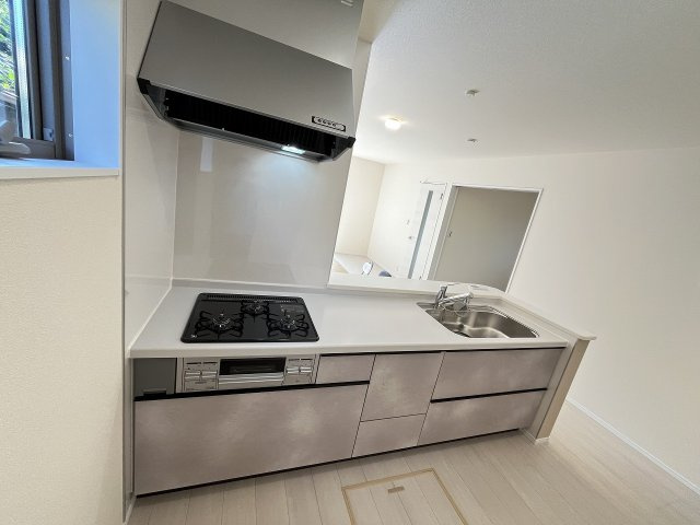 【キッチン】 | 糸島市志摩サンセットロード第1　1号棟（全1棟）【仲介手数料無料・0円】 | 現地写真。
