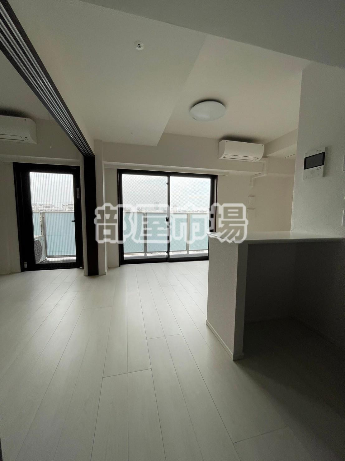 CREAL premier浅草橋の居間・リビング