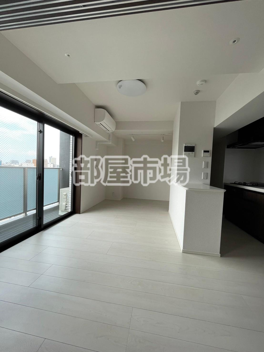 CREAL premier浅草橋の居間・リビング