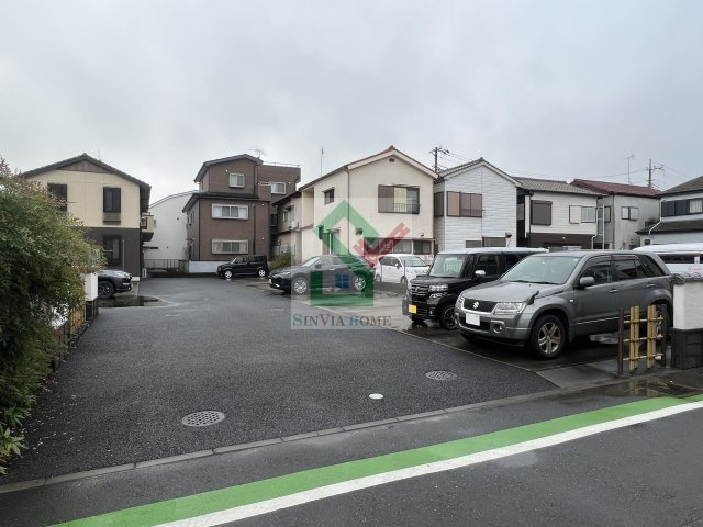 未来樹参号棟の駐車場