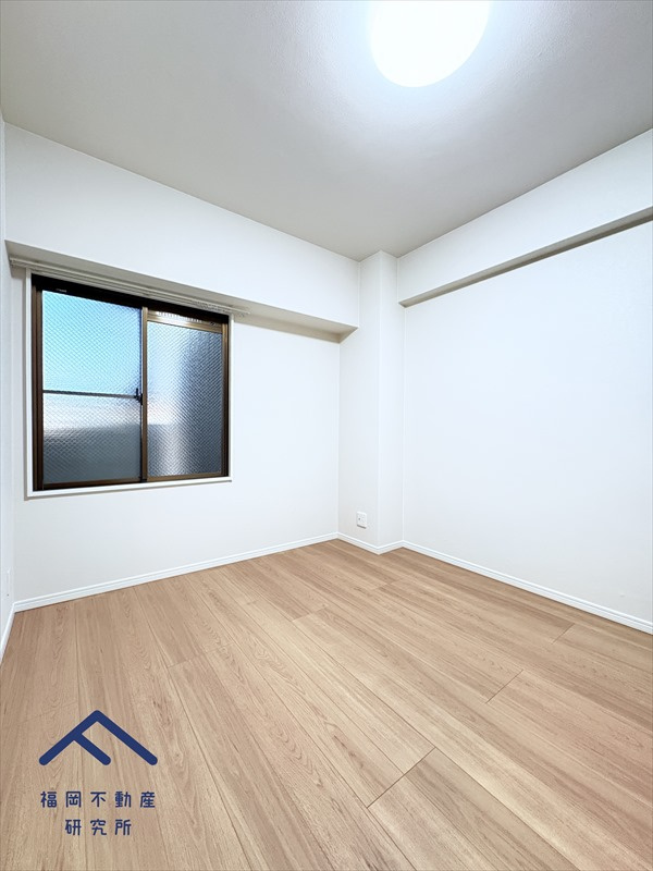 和白ガーデンハウスの洋室