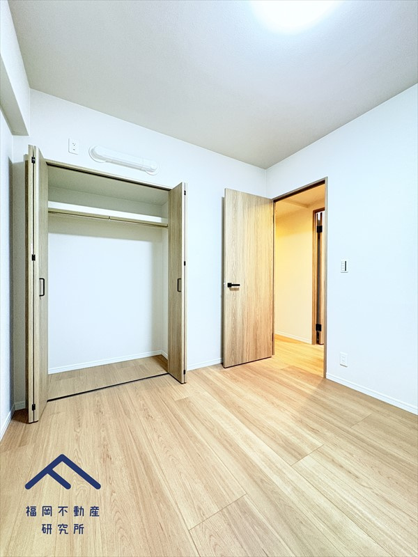 和白ガーデンハウスの洋室