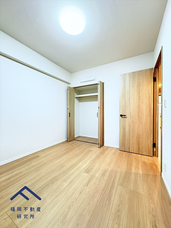 和白ガーデンハウスの洋室