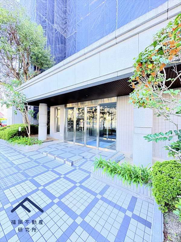 和白ガーデンハウスのエントランス