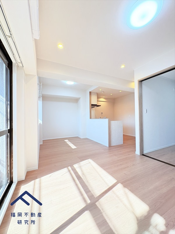 和白ガーデンハウスの居間・リビング