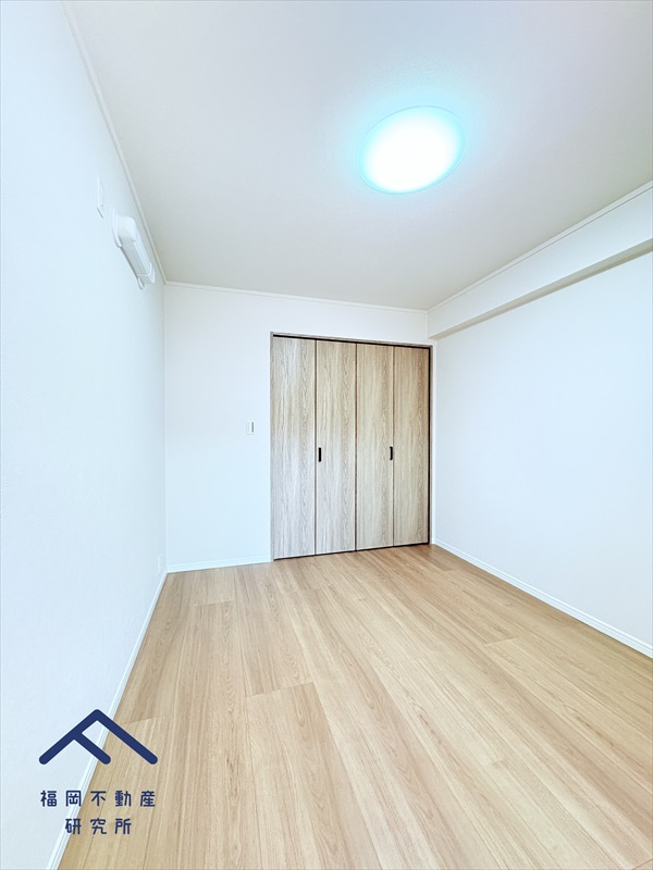 和白ガーデンハウスの洋室