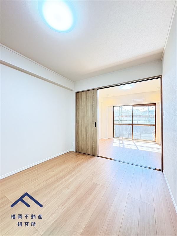 和白ガーデンハウスの洋室