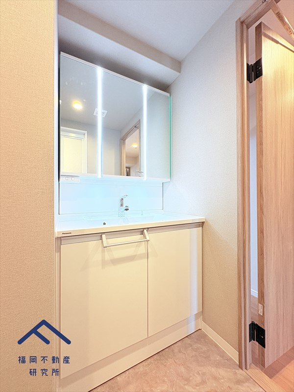 和白ガーデンハウスの独立洗面台