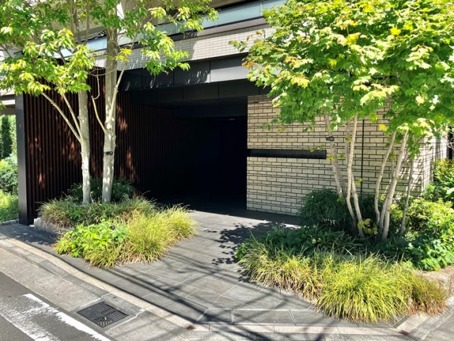 パークホームズ横濱東白楽のエントランス