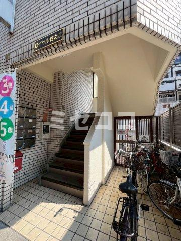 ロイヤル住之江のエントランス